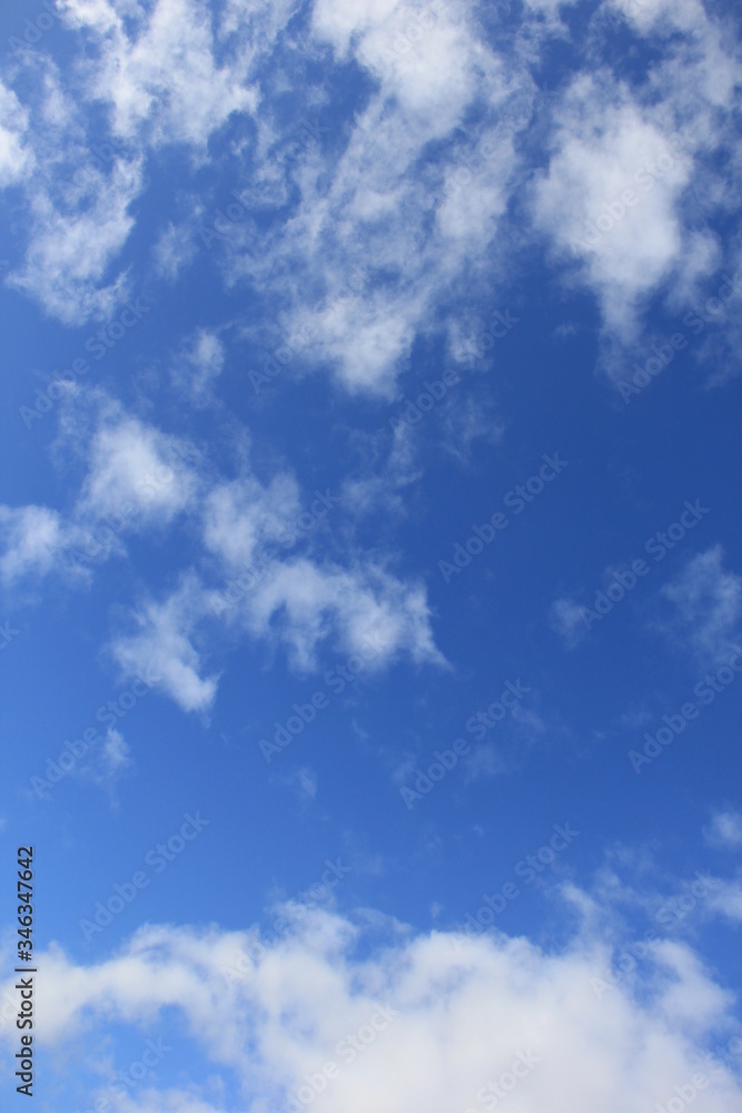 爽やかな青空と白い雲 爽やかな青空と白い雲