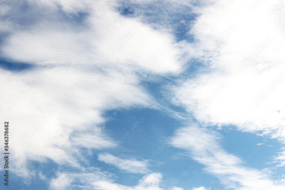 Obraz premium Blue sky and white clouds