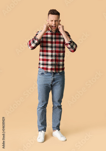 Young man suffering from lo...