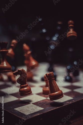 Fotografie flying chess pieces