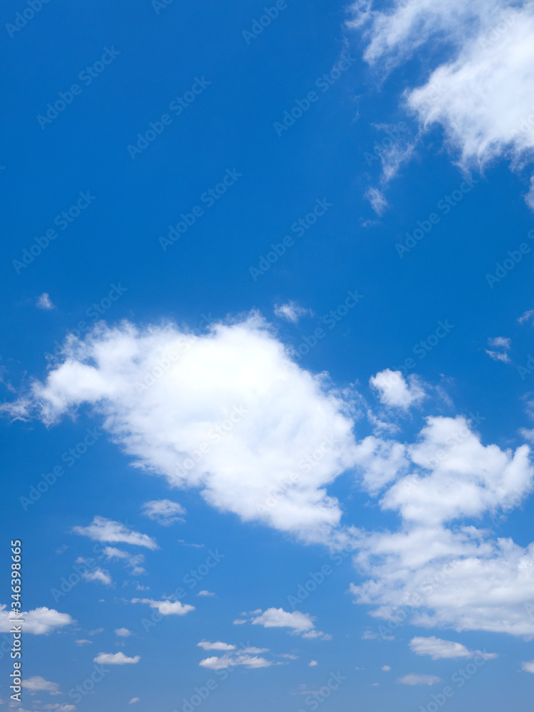 東京の青空と雲