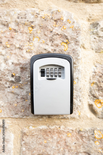 home key box with combination numbers