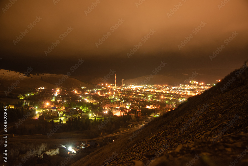 Obraz premium mountain town at night