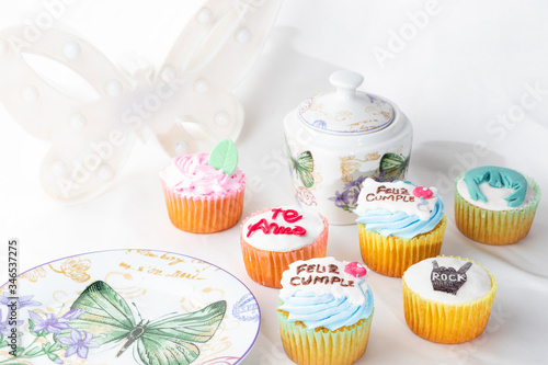 postres y cupcakes photo