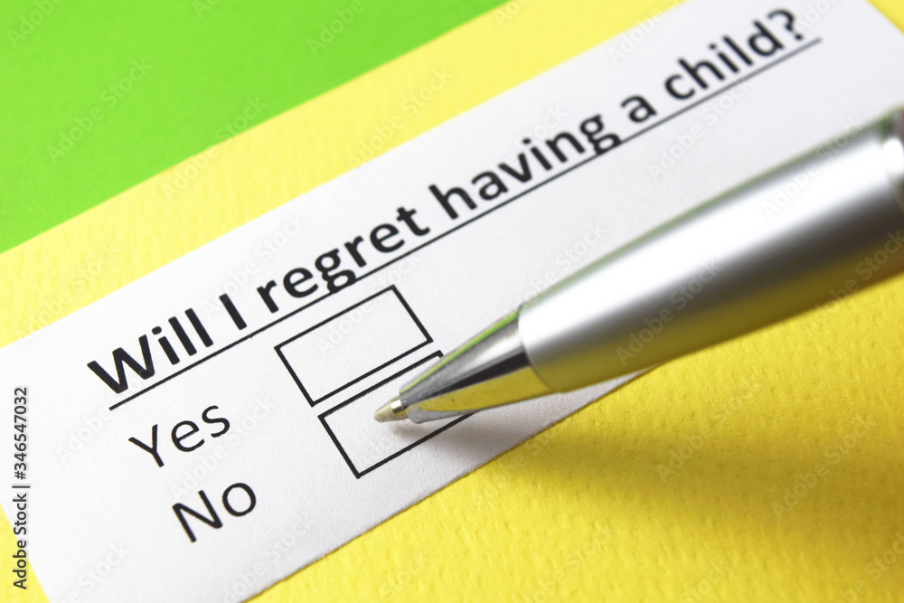 Fototapeta premium Will i regret having a child? yes or no