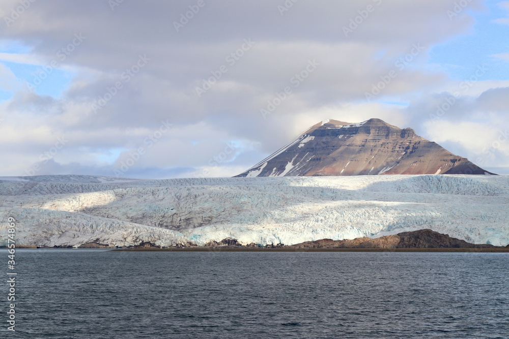 archipel du Svalbard en Norvège (Spitzberg) archipel du Svalbard en Norvège (Spitzberg)