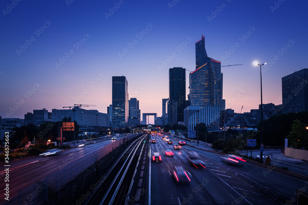 Obraz premium Paris LaDefense at sunset