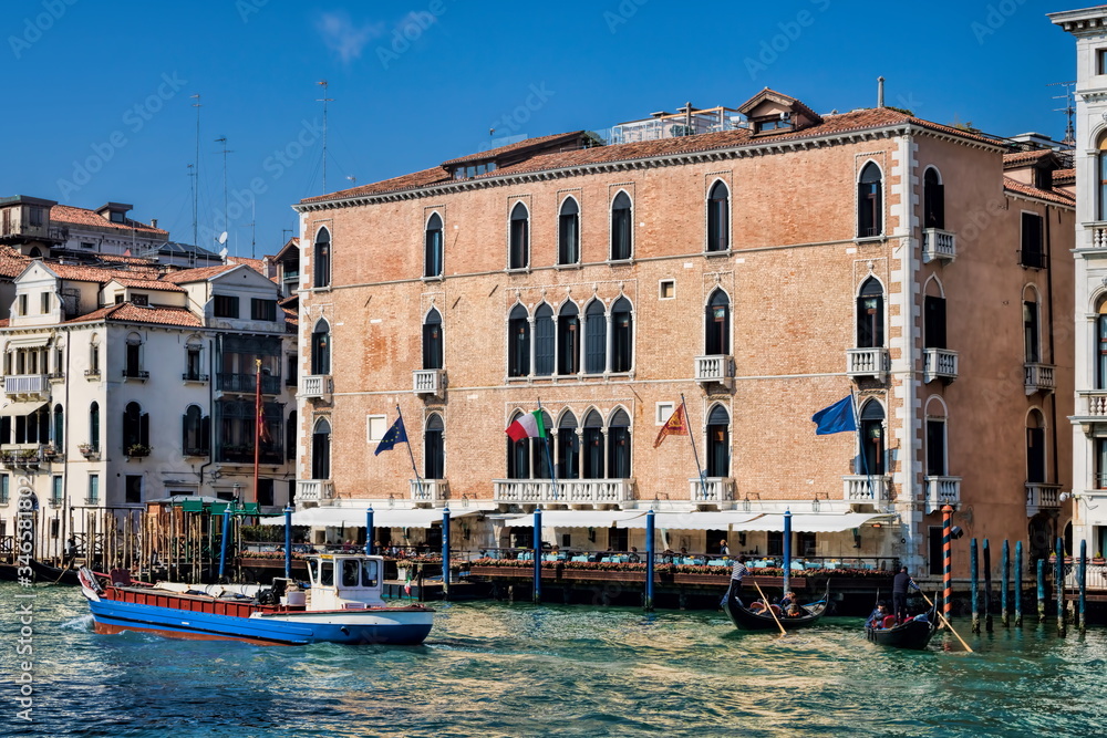 venedig, italien - palazzo pisani gritti am canal grande venedig, italien - palazzo pisani gritti am canal grande