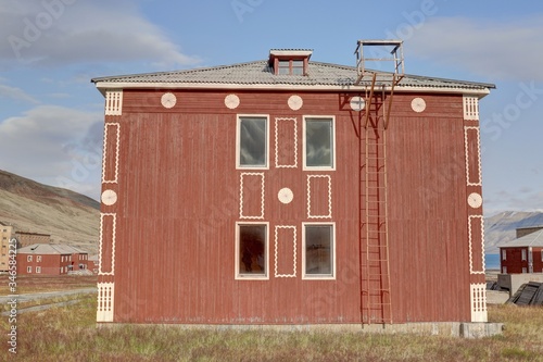 Pyramiden, ancienne ville soviétique au Svalbard (Spitzberg) en Norvège photo