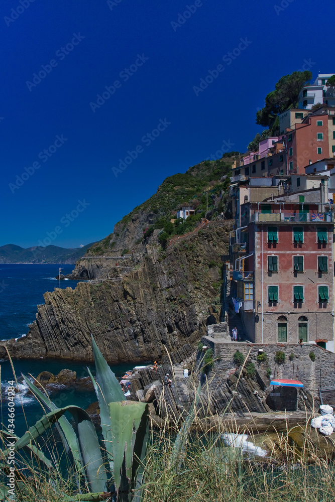 Riomaggiore, Wioska w skałach - Cinque Terre, Liguria, Włochy