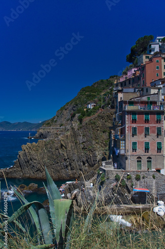 Obraz na płótnie Riomaggiore, Wioska w skałach - Cinque Terre, Liguria, Włochy w salonie