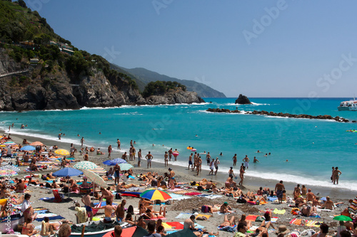 Obraz na płótnie Widok na plażę i zatokę - Monterosso Al Mare, Liguria, Włochy w salonie