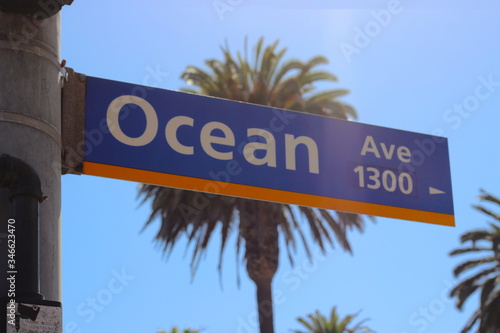 ocean ave sign in LA © Daniel