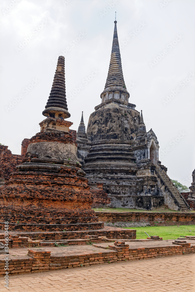 Fototapeta premium Ayutthaya archaeological Park, Wat Phra Si Sanphet - Thailand