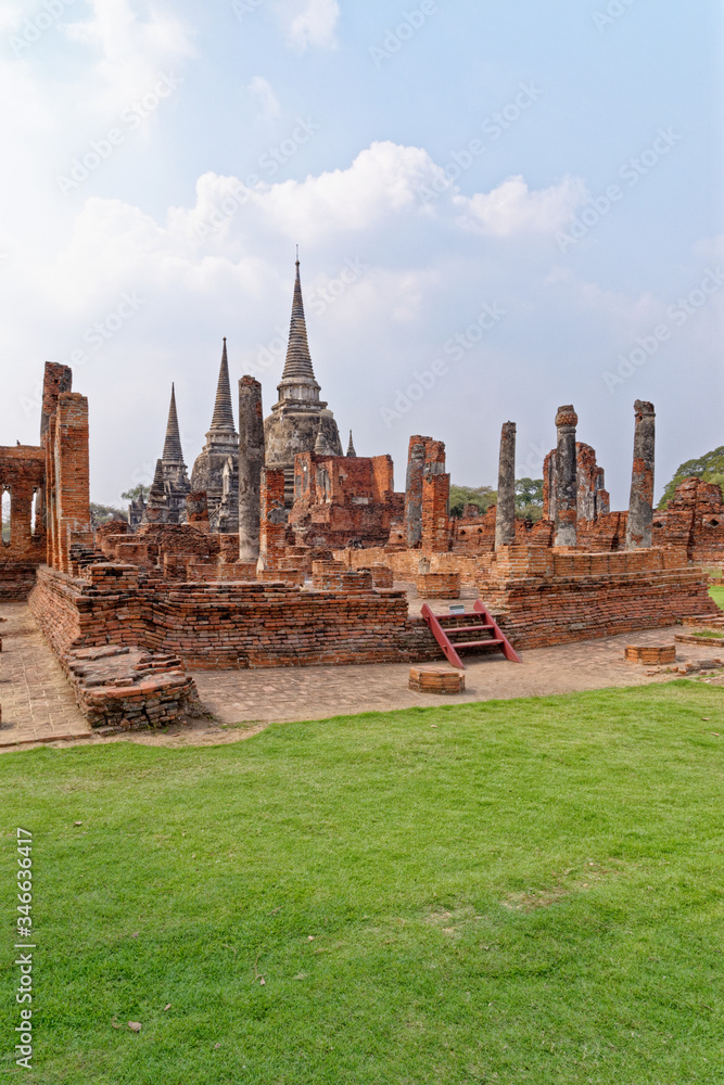 Fototapeta premium Ayutthaya archaeological Park, Wat Phra Si Sanphet - Thailand