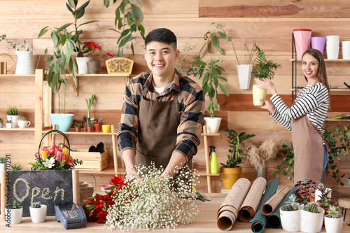 Florists working together i...