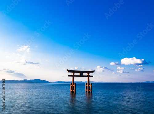 早春の琵琶湖 白髭神社 朝景