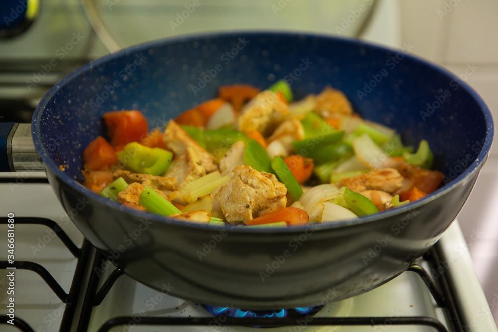 Guisado de pollito Guisado de pollito