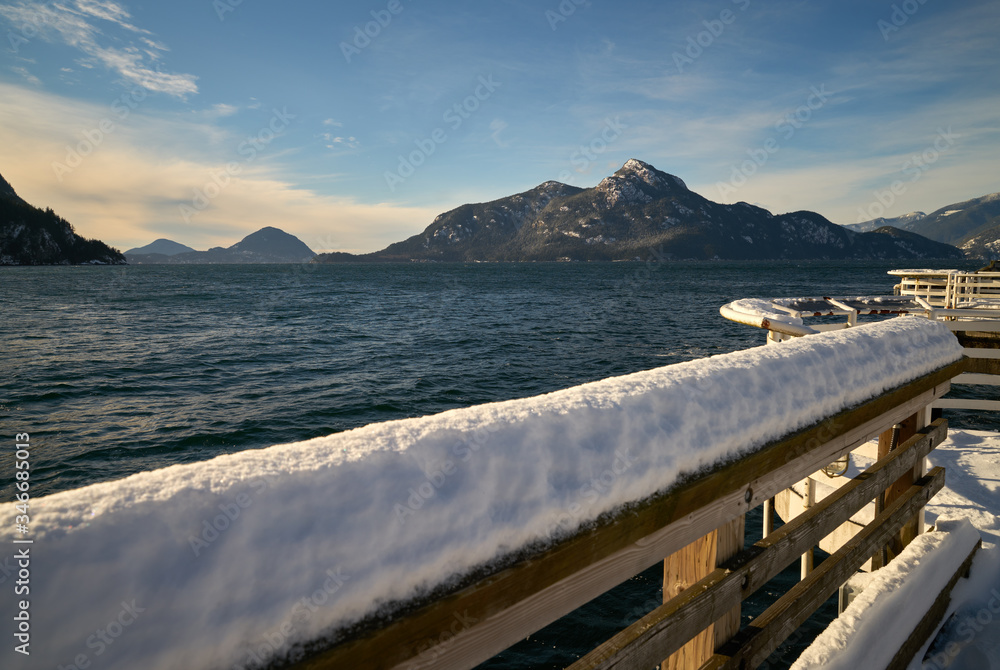 Obraz premium Porteau Cove Howe Sound BC. A sunny winter day at Porteau Cove Provincial Park, British Columbia, near Vancouver.