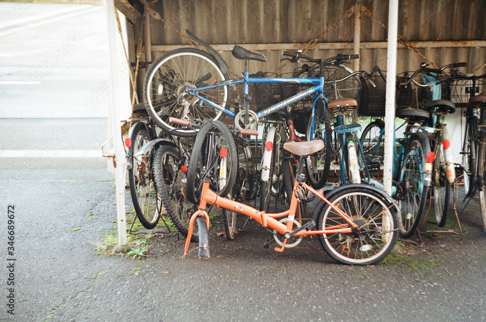 Obraz premium abandoned bicycle