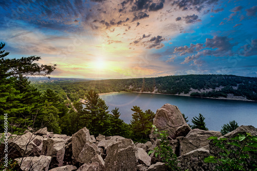 Valokuva Sunset view from the hiking trail in Devil's Lake State Park, Baraboo, Wisconsin USA