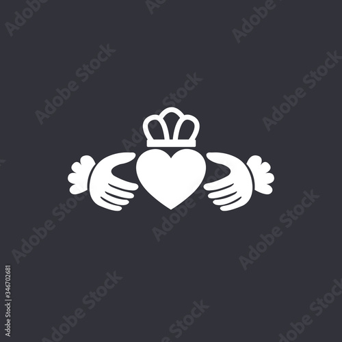 claddagh ring icon. vector illustration