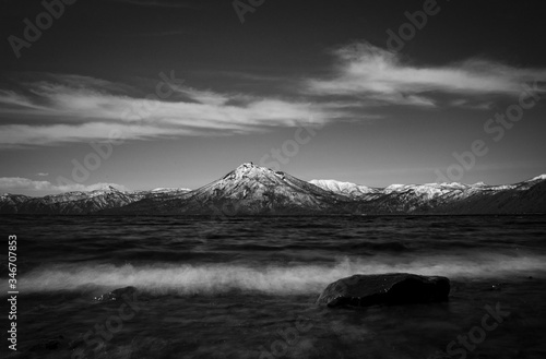 支笏湖の波と雲（Waves and clouds in Lake Shikotsu） photo