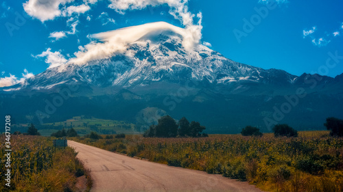 road to the mountains