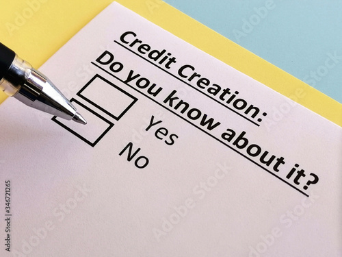 One person is answering quetion about credit creation. photo