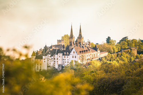 Canvas-taulu Château de Neuchâtel au soleil couchant