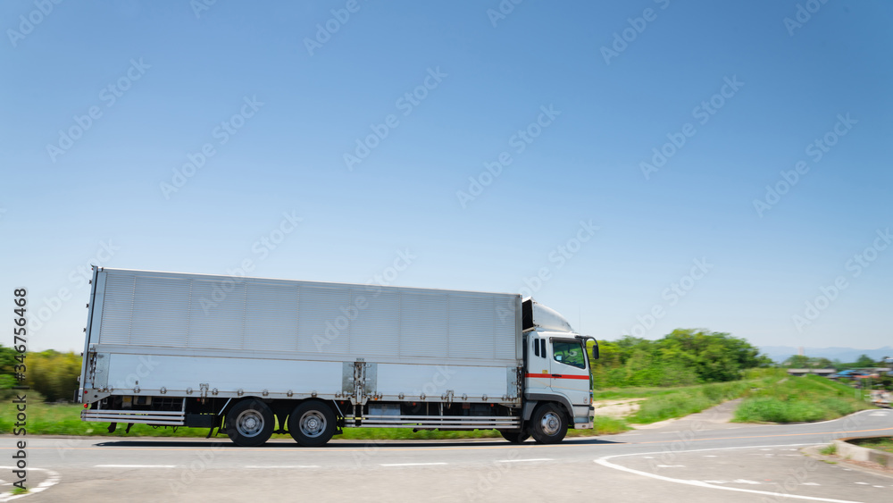 大型　トラック　イメージ