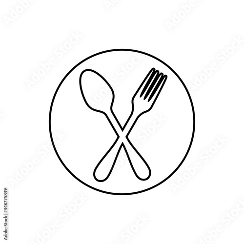 Símbolo restaurante. Icono plano lineal silueta tenedor y cuchara cruzadas en círculo en color negro