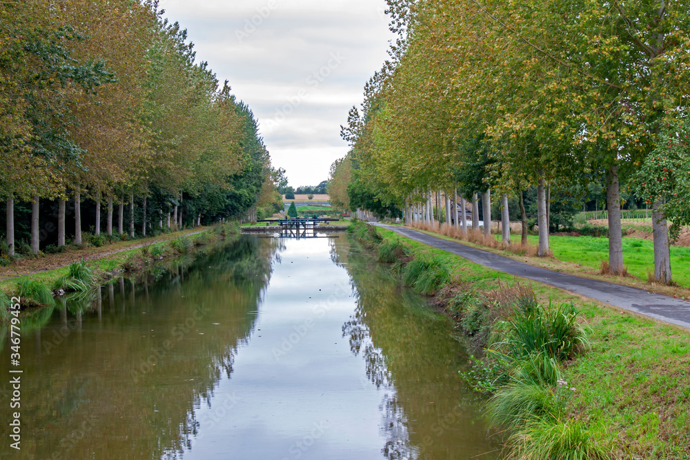 Hédé-Bazouges. Canal Ille-et-Rance. Ille-et-Vilaine. Bretagne Hédé-Bazouges. Canal Ille-et-Rance. Ille-et-Vilaine. Bretagne