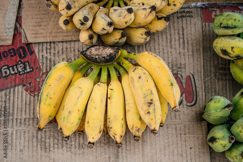 Bananen auf einem Markt in Vietnam Bananen auf einem Markt in Vietnam