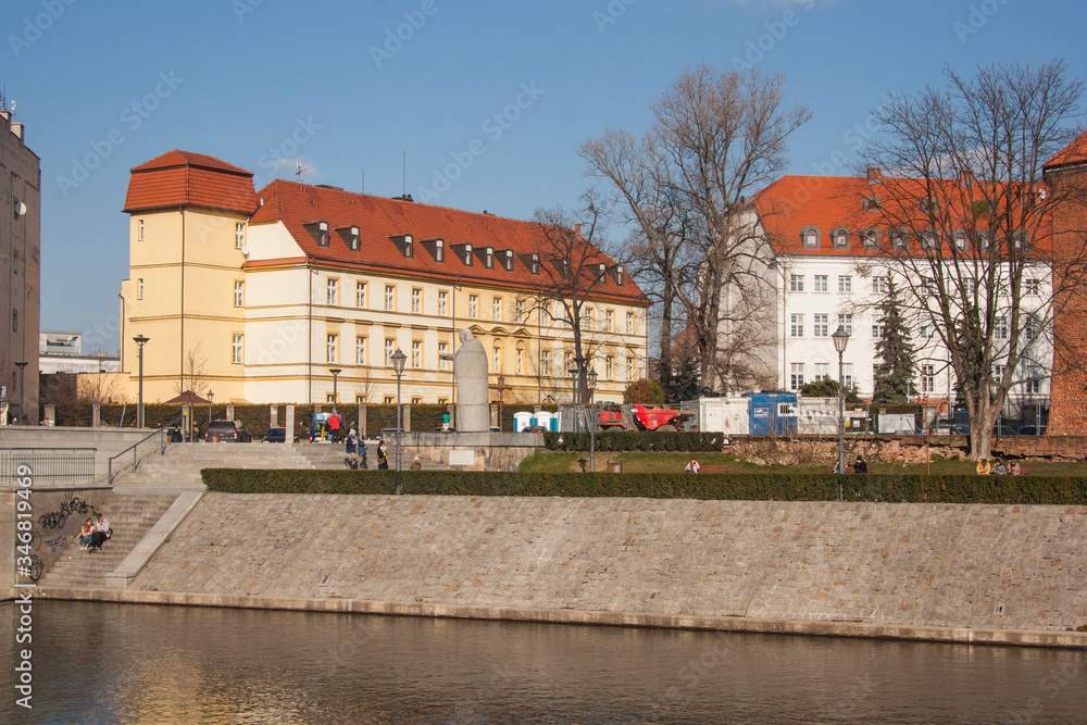 Fototapeta premium city, river, water, architecture, sky, panorama, europe, travel, building, cityscape, sea, harbor, bridge, town, view, urban, blue, landscape, skyline, reflection, italy, port, panoramic, old, boat