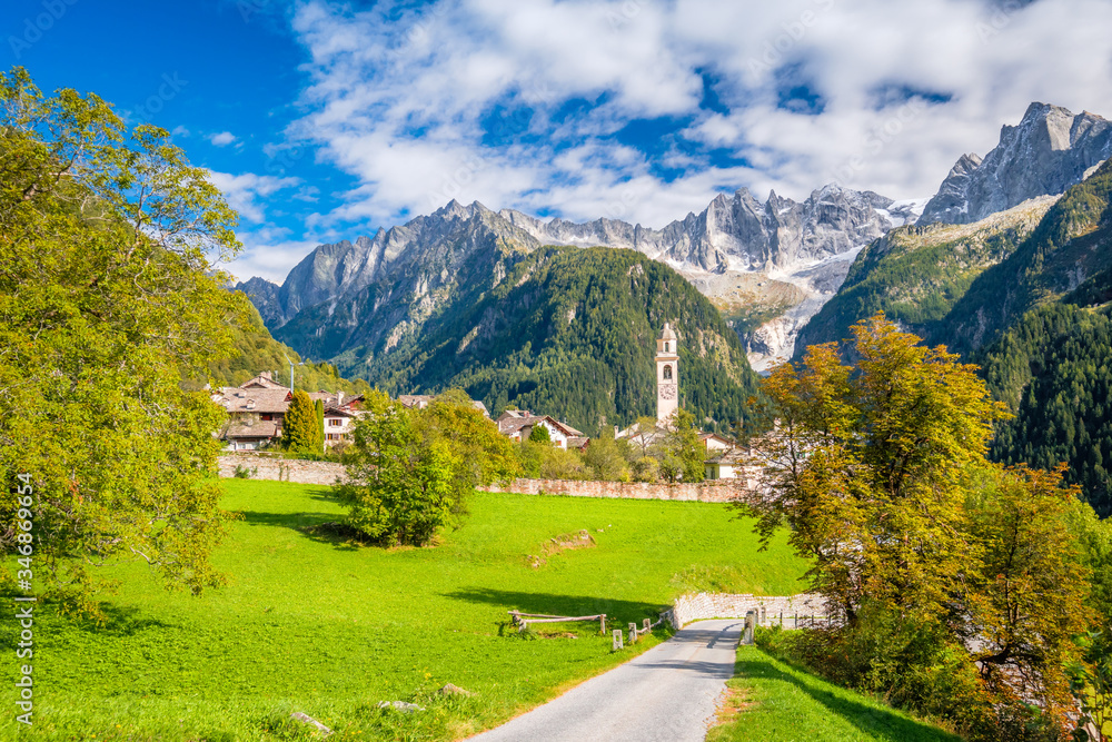 Late Summer, early Fall in Soglio, a village in the district of Maloja in the Swiss canton of Graubünden close to the Italian border. It lies on the nothern side of Val Bregaglia (Bergell in German)
