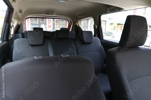 3-row cabin on the seat of an SUV © the_akg
