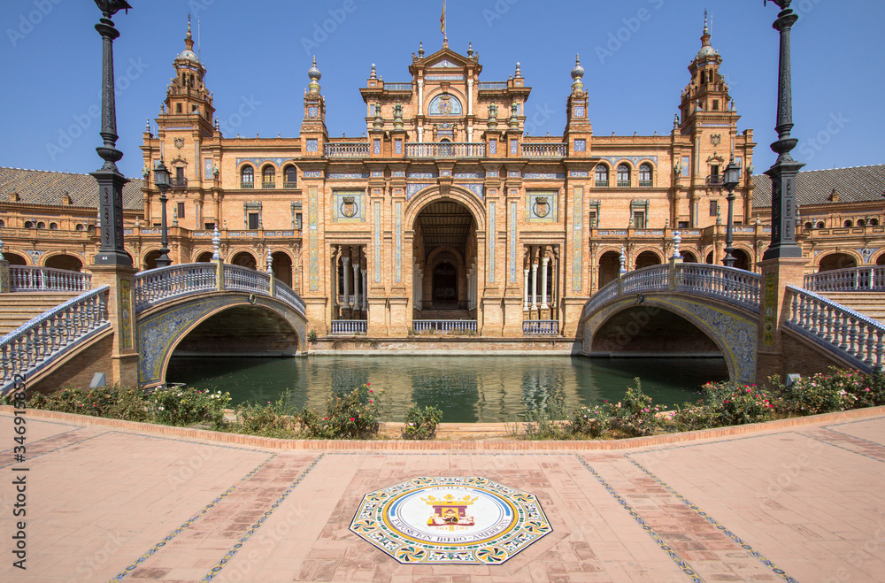 Fototapeta premium Bridges of Plaza de España, Seville, Spain