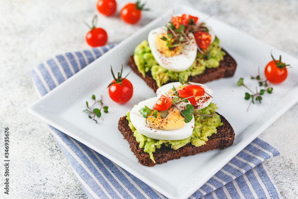 Toast with avocado and egg Toast with avocado and egg