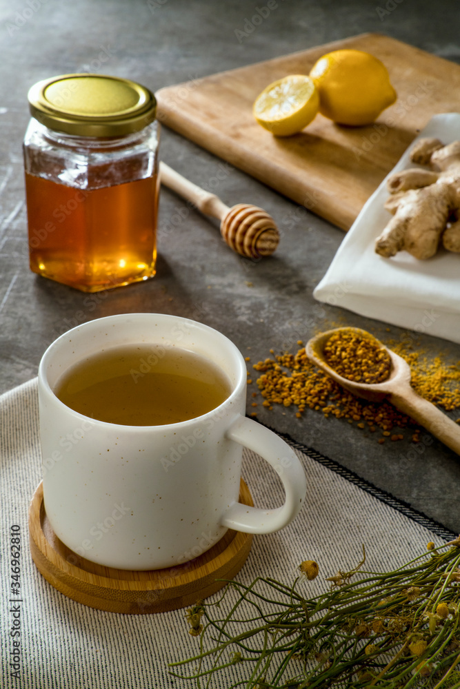 Materials to prepare ginger tea with honey and pollen Materials to prepare ginger tea with honey and pollen