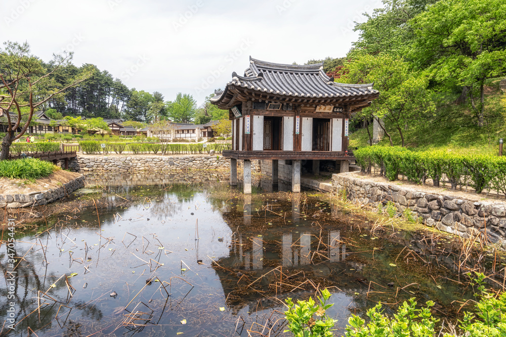 Hwallaejeong pavilion in Seongyojang