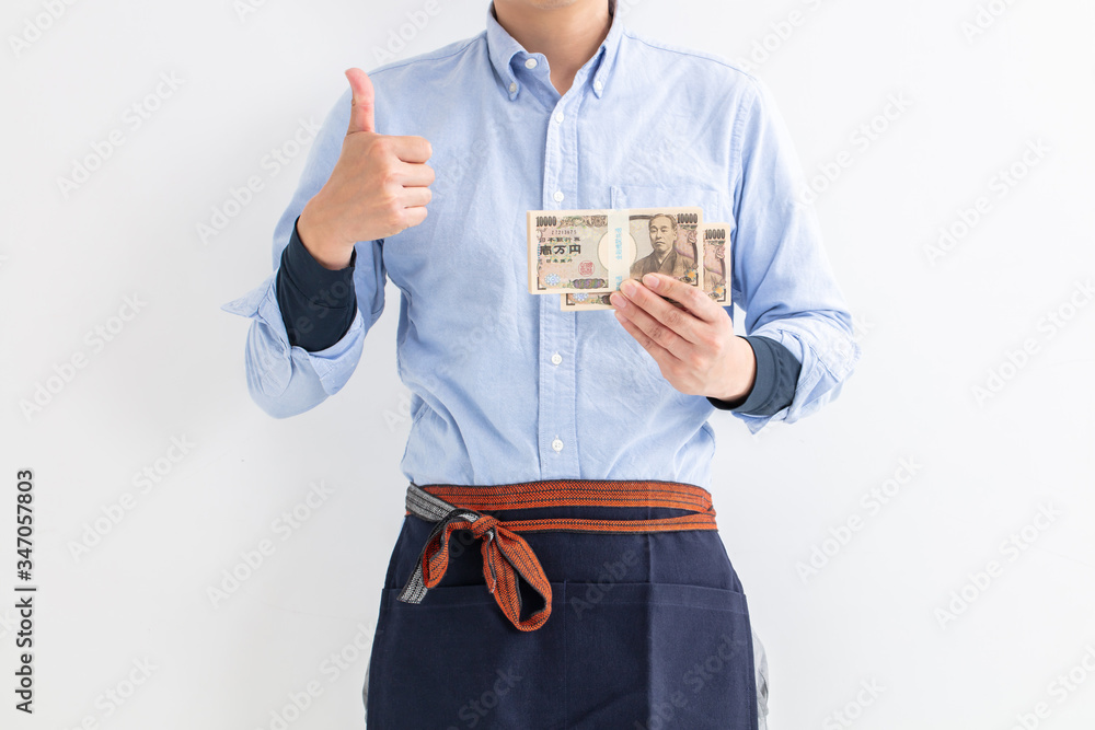 飲食店で働く人が200万円お金を持ってガッツポーズ money 給付金 助成金 借金 飲食店で働く人が200万円お金を持ってガッツポーズ money 給付金 助成金 借金