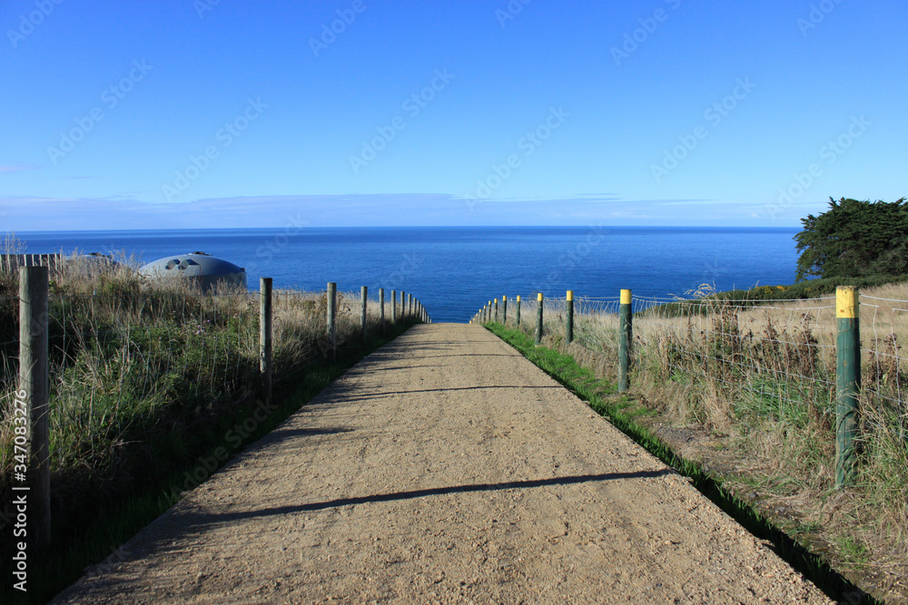 【 Tunnel beach 】path to the beach 【 Tunnel beach 】path to the beach