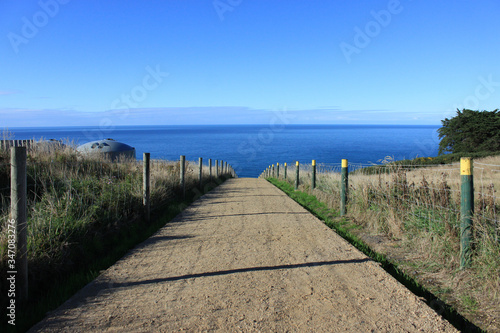 【 Tunnel beach 】path to the beach