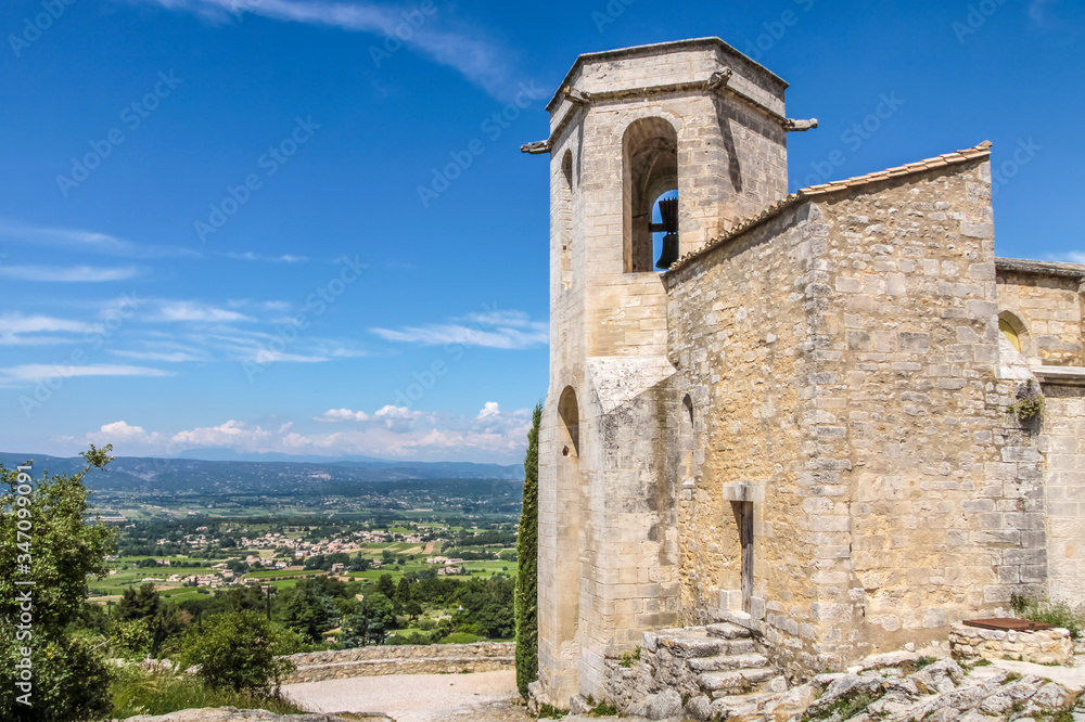 Alte Kirche im Provence Dorf Oppede-Le-Vieux