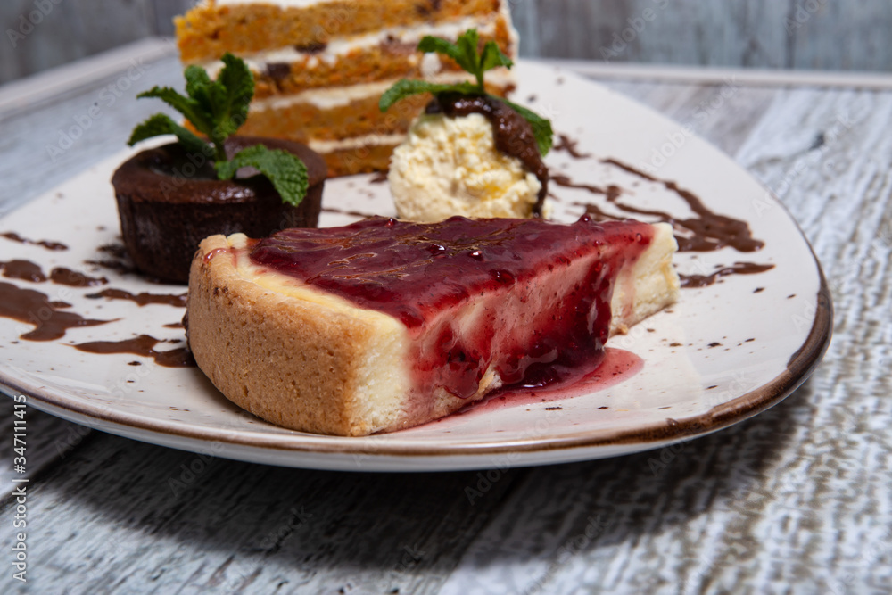 Cheese cake with jam