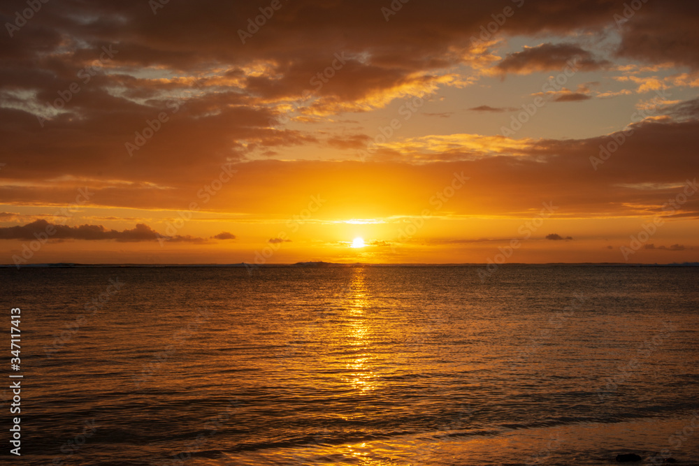 Obraz premium sunset over the sea