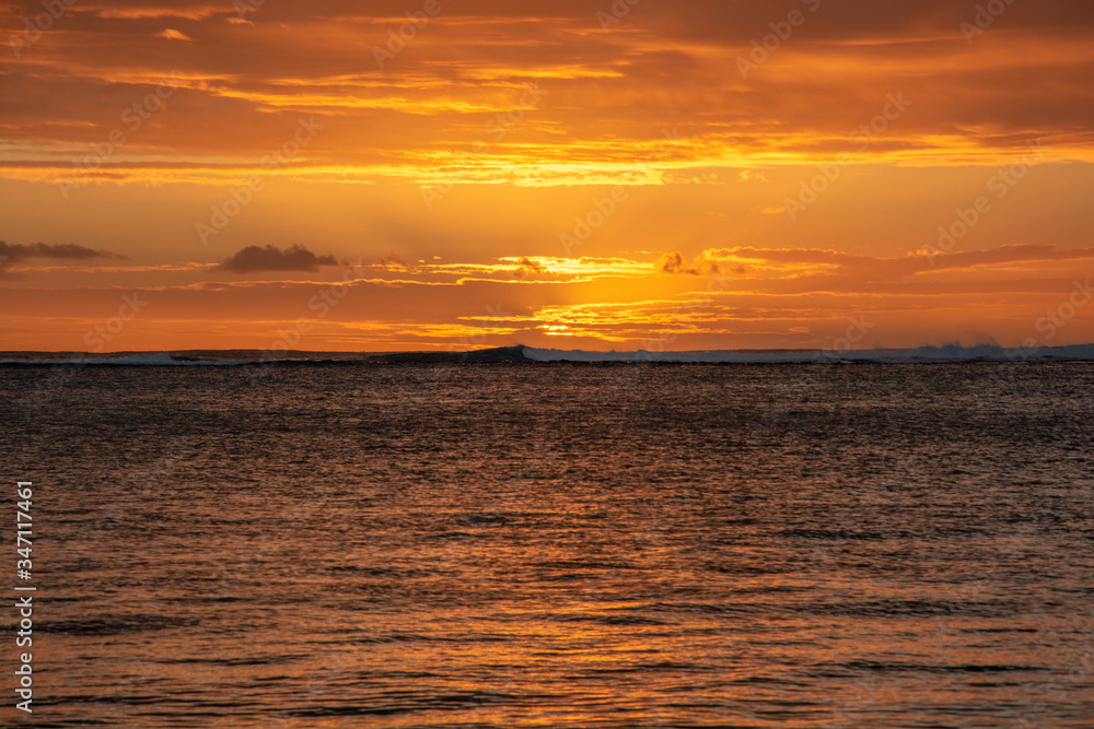 Fototapeta premium sunset over the sea