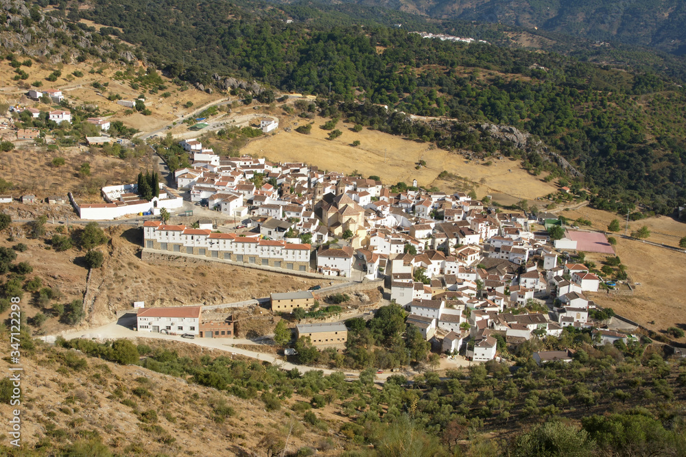 vista del municipio de Alpandeire en la serranía de Ronda, Málaga