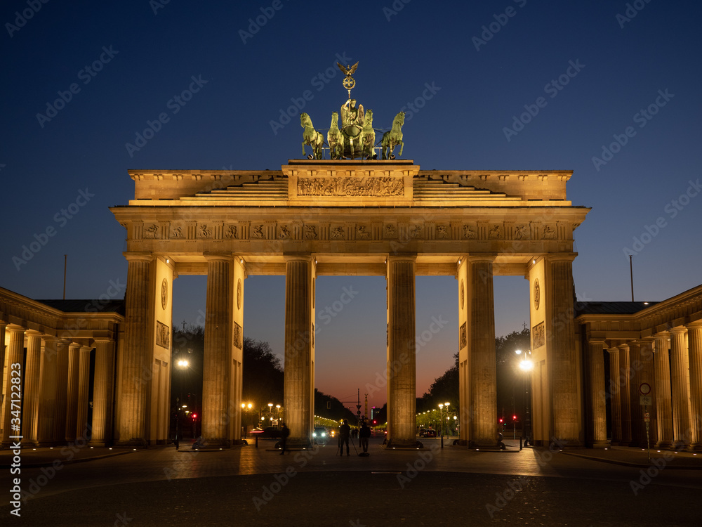 Fototapeta premium Brandenburger Tor at Night